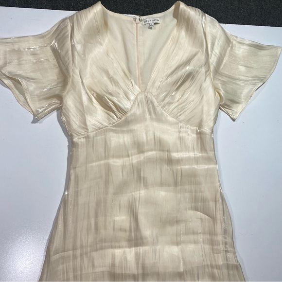 Moon River Cream Natural Bustier Satin V-Neck Front Slit Woman’s Midi Dress S - Picture 8 of 16